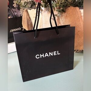 CHANEL Classic Black Shopping Bag